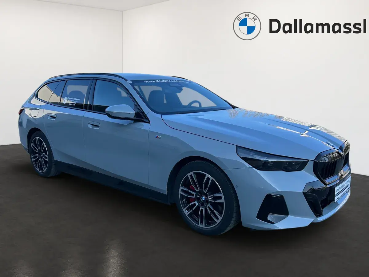 Bild 2 - BMW i5 eDrive40