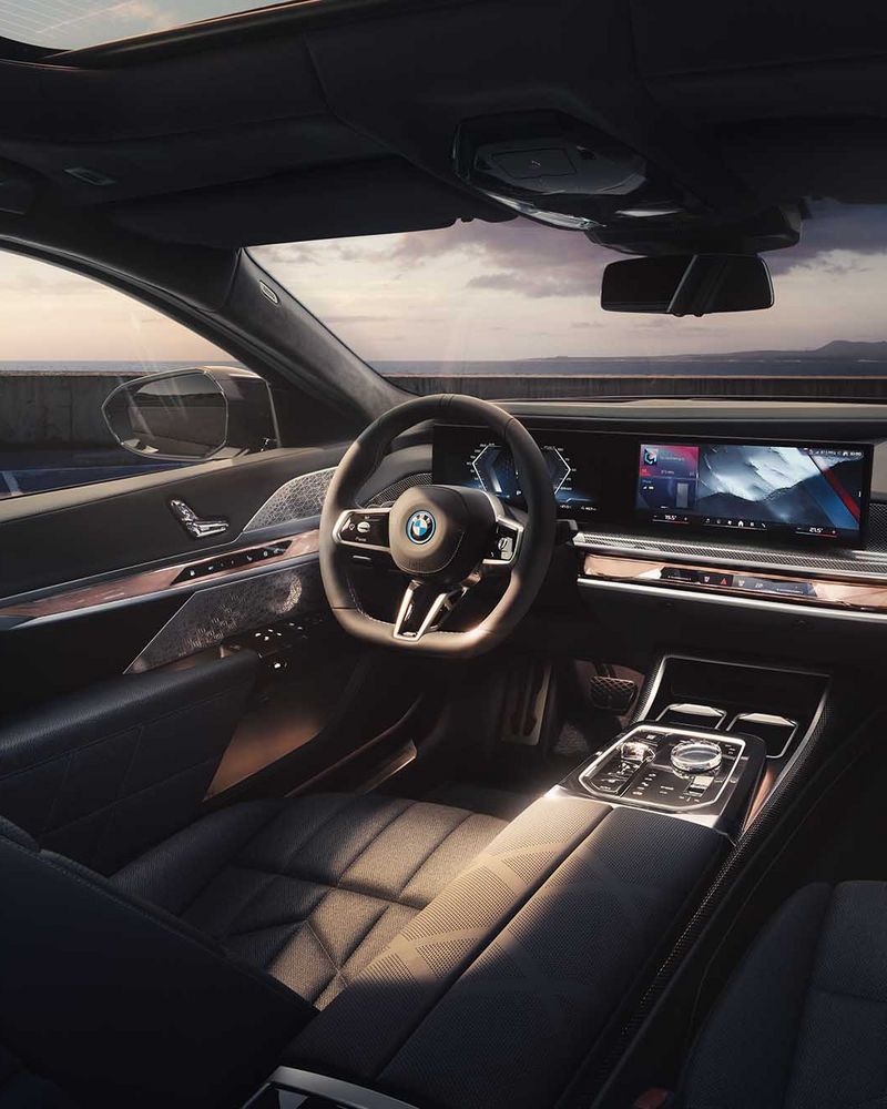 BMW i7