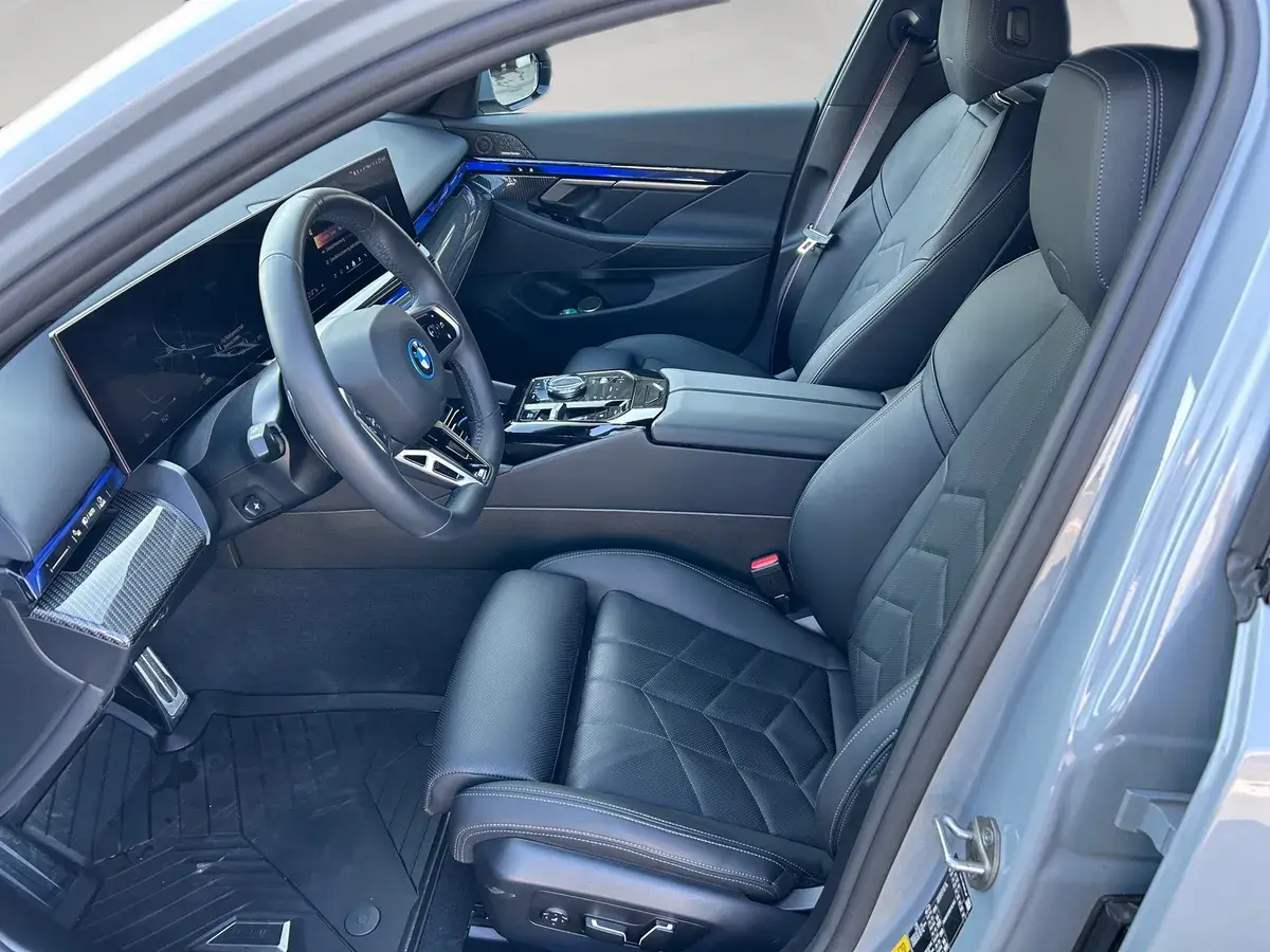 Bild 7 - BMW i5 eDrive40