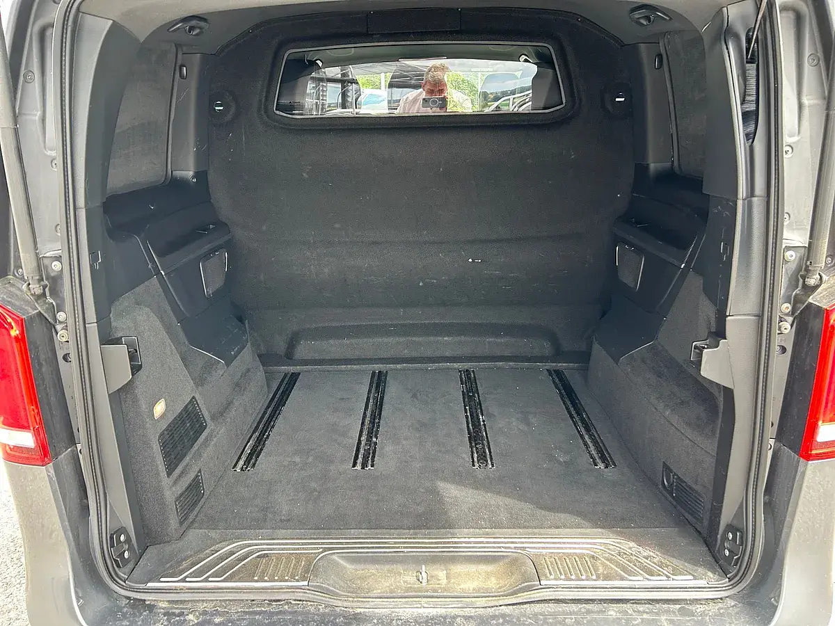 Bild 12 - Mercedes V 300 d Kombi 4MATIC kompakt Avantgarde